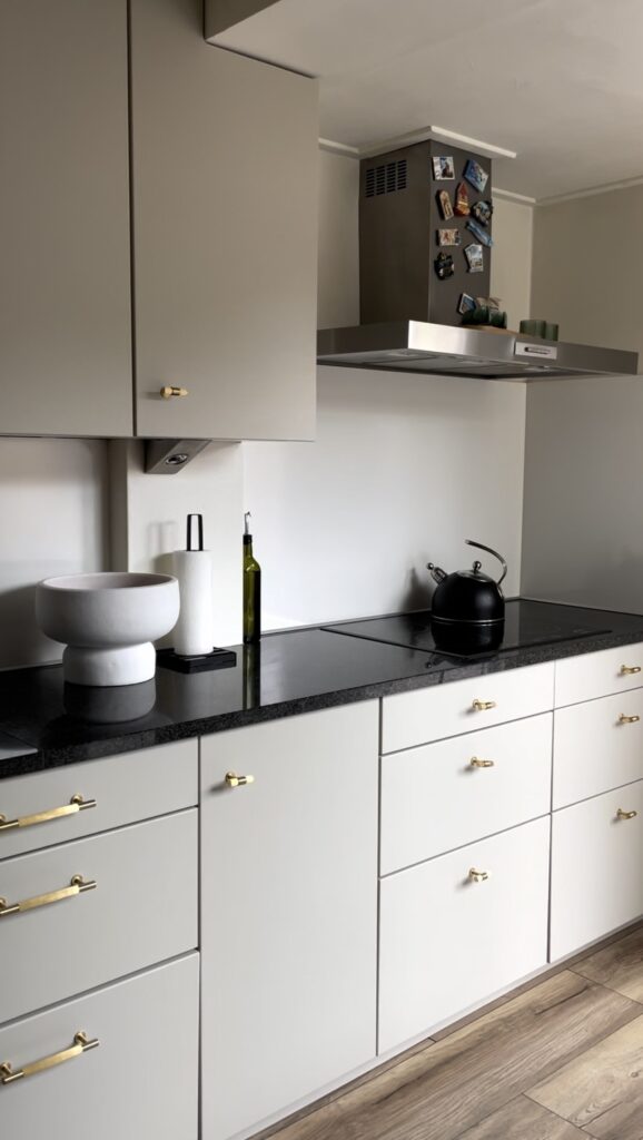 Keuken after wrappen beige